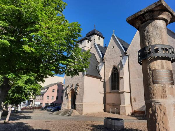 Michaeliskirche - Außenansicht Sommer