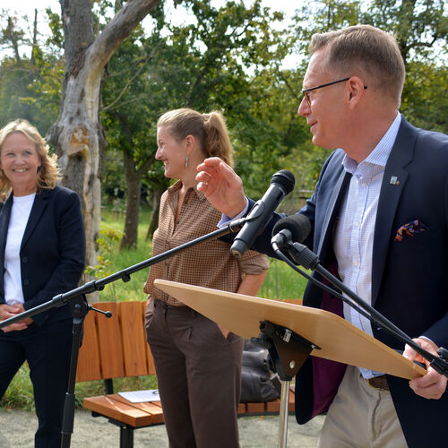 Foto 02 - Fördermittelübergabe Bundesumweltministerin