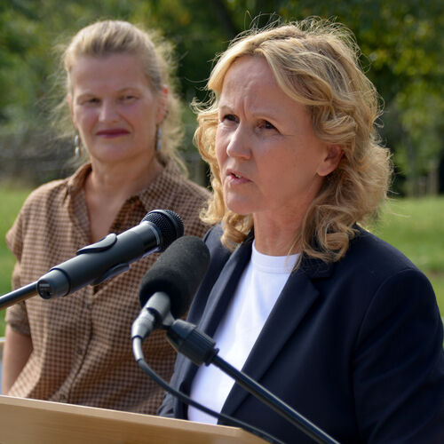 Foto 03 - Fördermittelübergabe Bundesumweltministerin