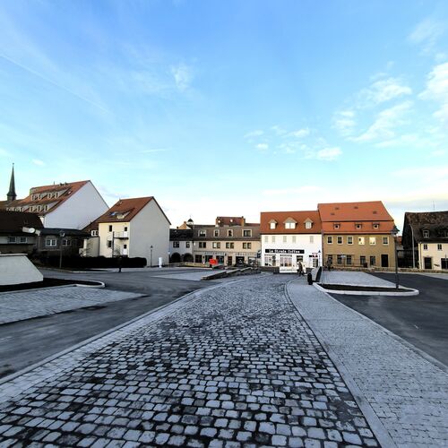 Foto 04 - Besenstraße und Parkflächen nach 10monatiger Sanierung fertiggestellt