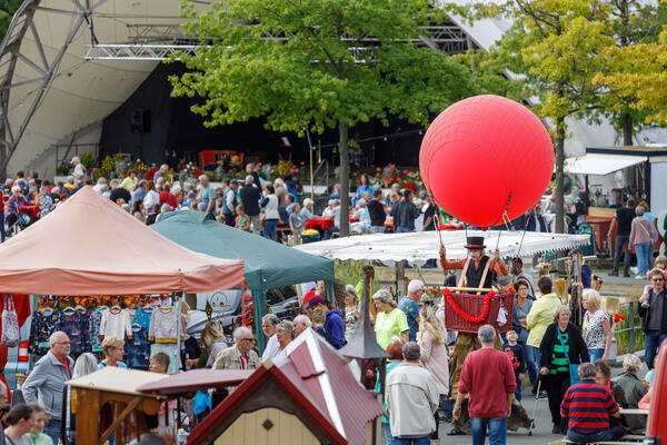 Herbstmarkt 2023 im Schlosspark Moritzburg Zeitz