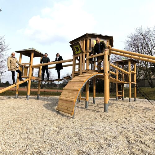 Foto 02 - Neue Spielekombination am Spielplatz Elsterhang